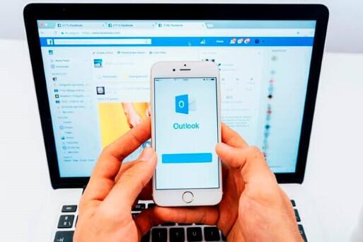 Perché Non Dovresti Usare Outlook o Gmail per Fare Email Marketing?