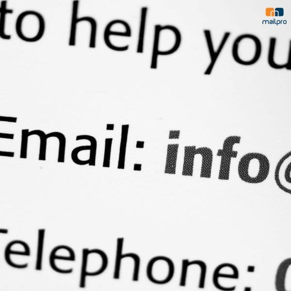 Email in testo normale vs Email in HTML: Quale dovresti usare?