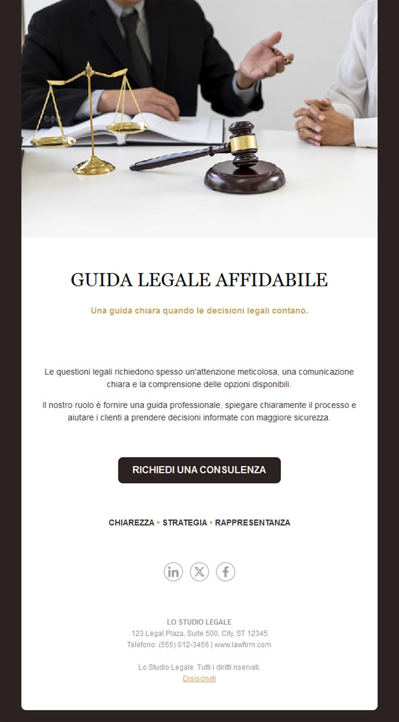 Email semplice di studio legale con martelletto